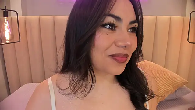Snapshot of Naomymonroe_ chatting on May 2026 10:32:02 AM Naomymonroe online show from May 2026 10:32:02 AM