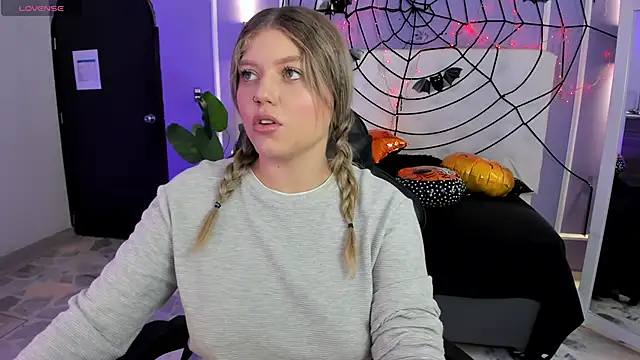 alaia greyy online show from November 2025 01:13:02 PM