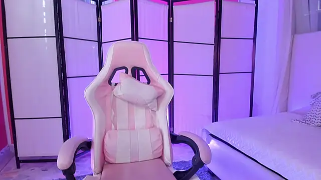 alaia greyy online show from February 2026 02:27:01 PM