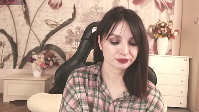 BritneyBarker online show from November 2025 09:10:01 AM