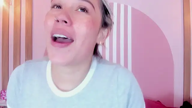 Lannajansen online show from March 2026 01:14:01 PM