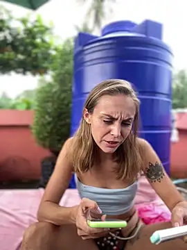 Snapshot of White_Lu chatting on November 2025 02:12:02 AM White Lu online show from November 2025 02:12:02 AM