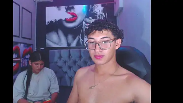 Snapshot of jordi_and_mia chatting on January 2025 06:10:01 AM jordi and mia online show from January 2025 06:10:01 AM