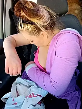 Snapshot of barbieinbondage7 chatting on January 2026 11:31:02 PM barbieinbondage7 online show from January 2026 11:31:02 PM