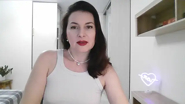 Victoria Glam online show from February 2025 06:35:02 PM