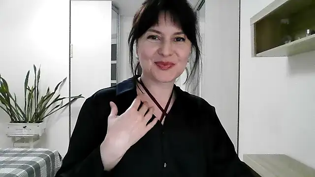 Victoria Glam online show from September 2025 07:49:01 PM