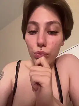 Molli Luv online show from October 2025 04:31:01 PM