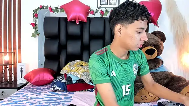 Snapshot of Amberr1 chatting on February 2025 12:17:02 PM Amberr1 online show from February 2025 12:17:02 PM