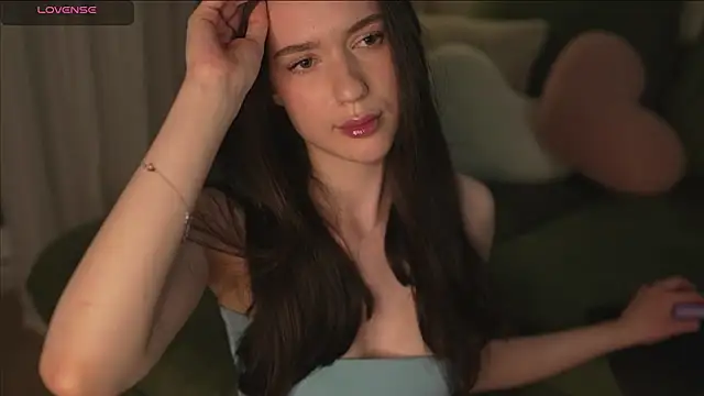 justbarbiee online show from April 2026 07:00:01 PM