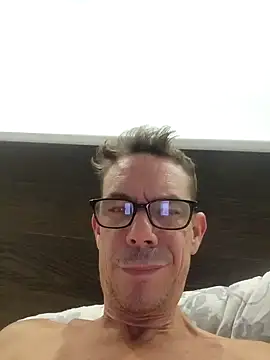 Kenhornu online show from September 2025 12:44:02 AM