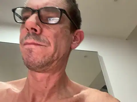 Kenhornu online show from November 2025 08:02:02 PM