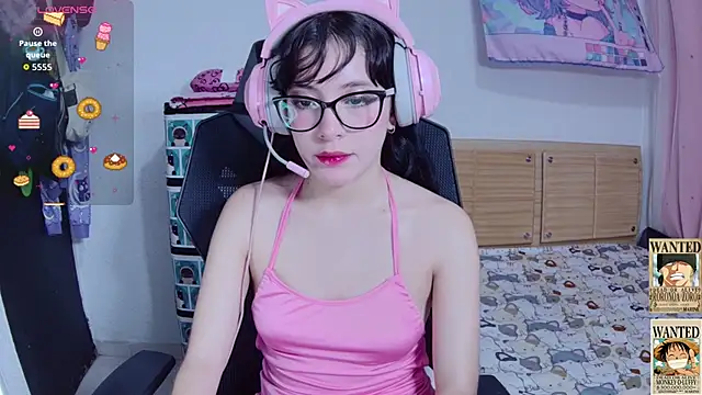 Yuna pinkk online show from October 2025 04:04:02 AM