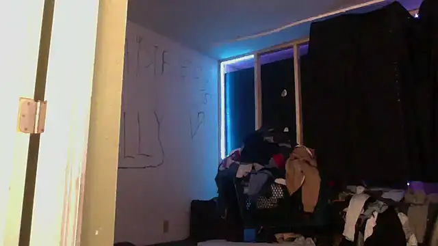 sexyhotstud12 online show from February 2025 12:40:01 PM