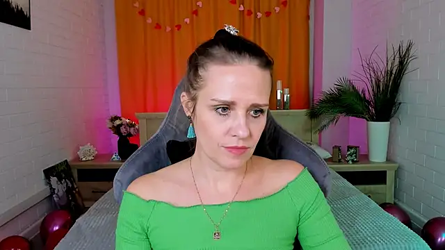 EmiliaBedy online show from February 2025 03:42:02 PM