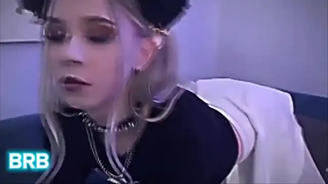 Snapshot of Shiny_Jennifer chatting on February 2025 07:59:02 AM Shiny Jennifer online show from February 2025 07:59:02 AM