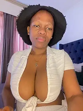 Snapshot of Boneca25 chatting on February 2025 09:58:01 AM Boneca25 online show from February 2025 09:58:01 AM