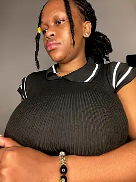 Boneca25 online show from January 2026 10:17:02 AM