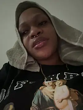 Boneca25 online show from April 2026 06:58:01 PM