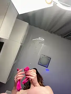 Snapshot of BeautyCutie1 chatting on February 2025 06:11:02 AM BeautyCutie1 online show from February 2025 06:11:02 AM