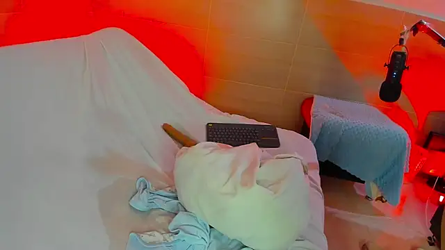 Snapshot of Ximena__1 chatting on February 2025 02:33:01 PM Ximena 1 online show from February 2025 02:33:01 PM