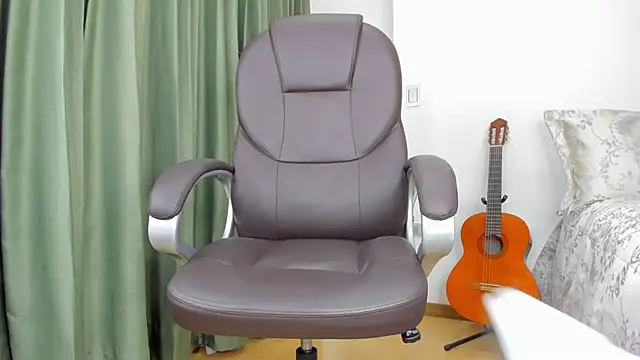 Snapshot of Tombarden chatting on February 2025 10:11:02 PM Tombarden online show from February 2025 10:11:02 PM