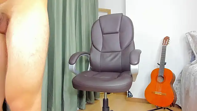 Snapshot of Tombarden chatting on February 2025 12:15:01 AM Tombarden online show from February 2025 12:15:01 AM