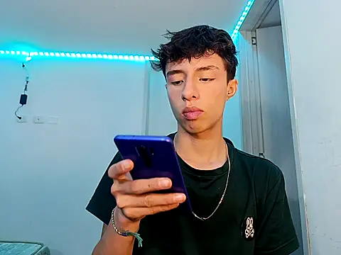 Juanmres online show from October 2025 12:19:01 AM