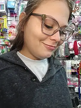 Vale Saenzz online show from November 2025 09:28:01 PM