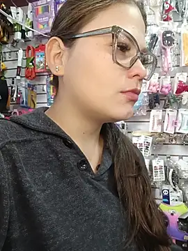 Vale Saenzz online show from December 2025 07:08:02 PM