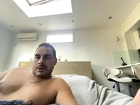 justeqqun online show from November 2025 02:30:01 PM