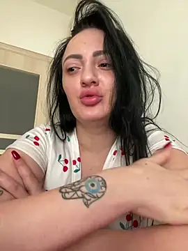 Snapshot of RaisaSalvi chatting on February 2025 11:52:01 AM RaisaSalvi online show from February 2025 11:52:01 AM