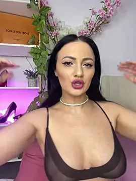 Snapshot of RaisaSalvi chatting on March 2025 04:22:02 PM RaisaSalvi online show from March 2025 04:22:02 PM