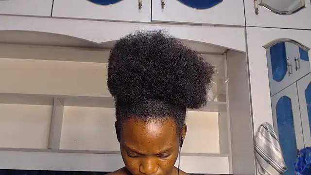 Snapshot of YoungDiva69 chatting on February 2025 09:04:02 PM YoungDiva69 online show from February 2025 09:04:02 PM