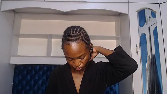 Snapshot of YoungDiva69 chatting on February 2025 11:37:01 PM YoungDiva69 online show from February 2025 11:37:01 PM