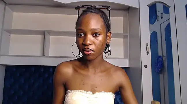 Snapshot of YoungDiva69 chatting on March 2025 06:23:02 PM YoungDiva69 online show from March 2025 06:23:02 PM