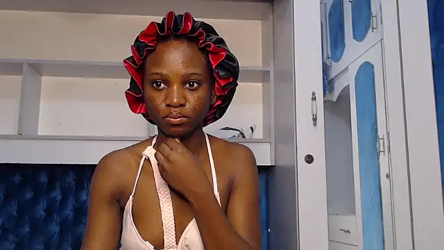 Snapshot of YoungDiva69 chatting on October 2025 02:04:02 AM YoungDiva69 online show from October 2025 02:04:02 AM