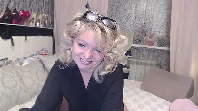 Snapshot of MartiniMartini chatting on December 2024 01:08:01 AM MartiniMartini online show from December 2024 01:08:01 AM