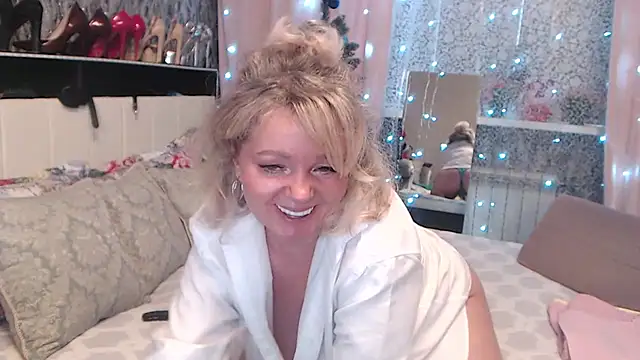 Snapshot of MartiniMartini chatting on January 2025 06:35:02 AM MartiniMartini online show from January 2025 06:35:02 AM