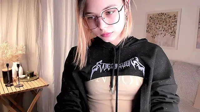 DarelleFare online show from January 2025 11:00:02 AM