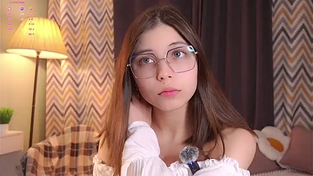 DarelleFare online show from October 2025 11:43:01 AM