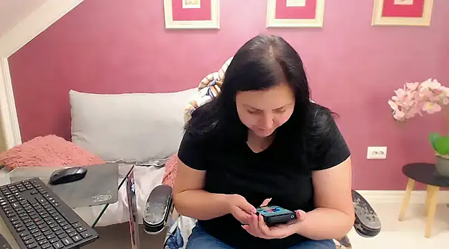 Snapshot of Wetandnaughtyxx chatting on February 2025 07:23:01 AM Wetandnaughtyxx online show from February 2025 07:23:01 AM