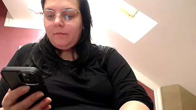 Wetandnaughtyxx online show from April 2026 06:00:02 AM