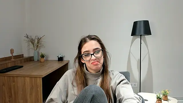 Snapshot of WhitneyCruise chatting on January 2025 07:46:02 AM WhitneyCruise online show from January 2025 07:46:02 AM