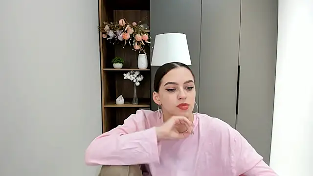 Snapshot of WhitneyCruise chatting on February 2025 05:40:01 AM WhitneyCruise online show from February 2025 05:40:01 AM