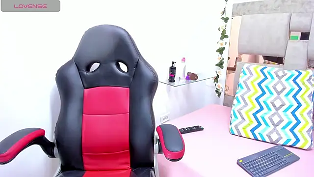 Snapshot of Simonetha_lara chatting on January 2025 04:17:01 PM Simonetha lara online show from January 2025 04:17:01 PM