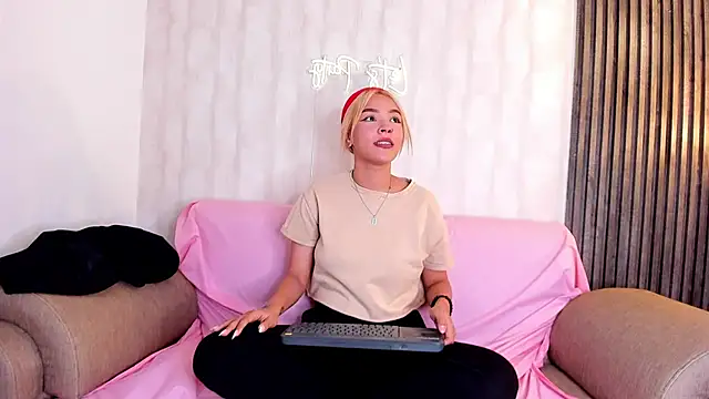 Snapshot of asami_kimi chatting on February 2025 07:10:02 PM asami kimi online show from February 2025 07:10:02 PM