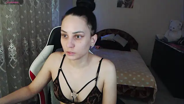 Kriss brunette 5 online show from December 2025 08:01:02 AM