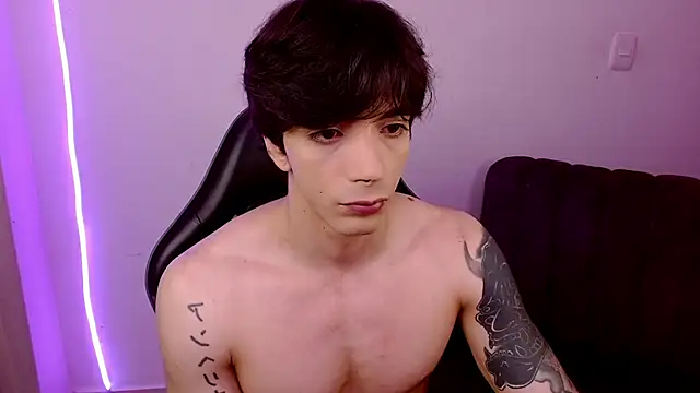 H3ll B0I online show from June 2026 05:03:02 AM