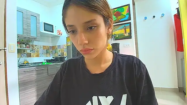 Alaiapink online show from April 2026 08:57:02 PM