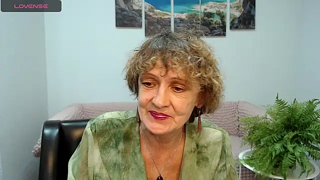 Snapshot of SexyGrandma_ chatting on February 2025 02:24:01 PM SexyGrandma online show from February 2025 02:24:01 PM
